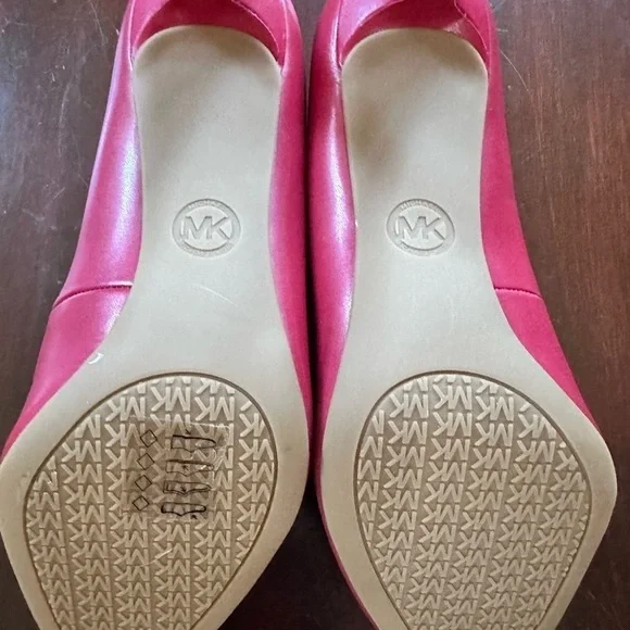 Michael Kors Sexy Heels Great for Valentine’s Day - Picture 9 of 11